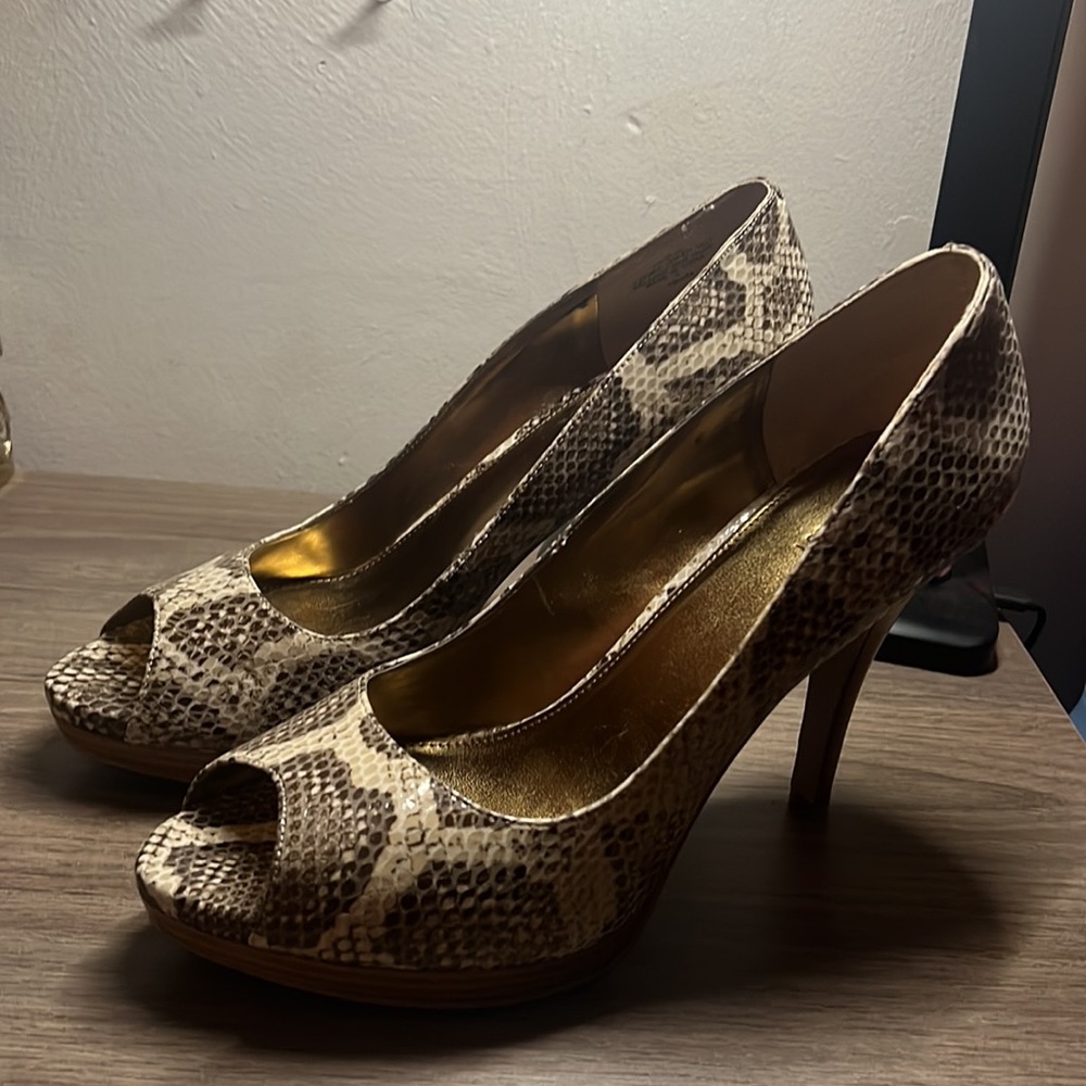 NINE WEST - Picture 3 of 9